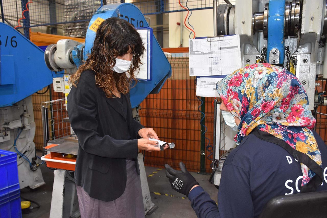 Fabrikanın kaynak tezgahı kadınlara emanet - Resim: 1