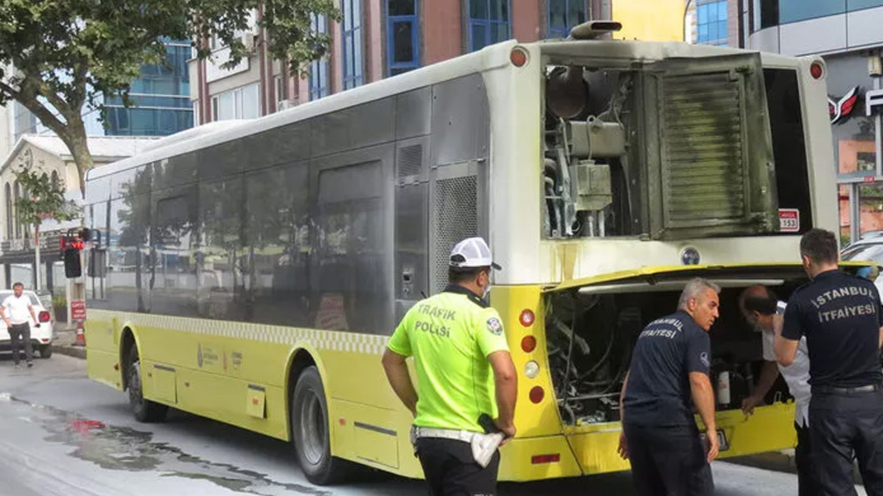 İstanbul'da panik anları: Özel halk otobüsünde yangın