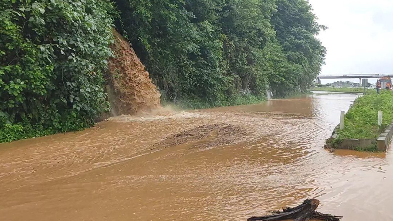 Rize ve Artvin’de beklenen yağış başladı: Arhavi'de iki mahalleyi su bastı