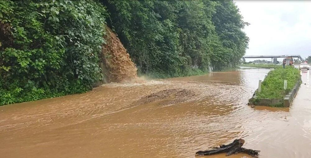 Meteoroloji iki gündür uyarıyordu... Beklenen yağış başladı - Resim: 1