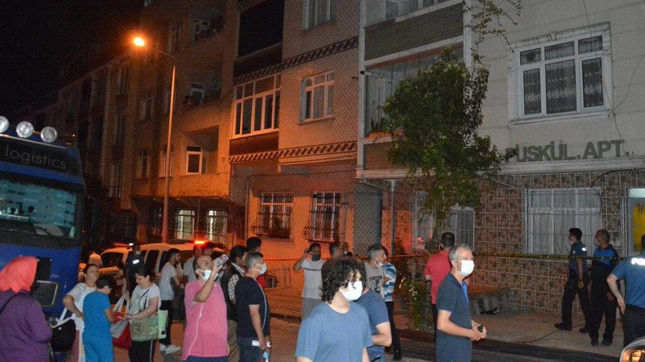 İstanbul'da 2 bina çökme riskiyle boşaltıldı