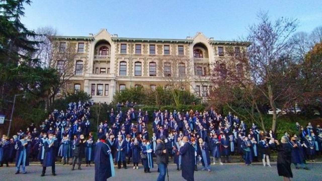 Boğaziçi Üniversitesi'nde 16 akademisyen daha uzaklaştırıldı