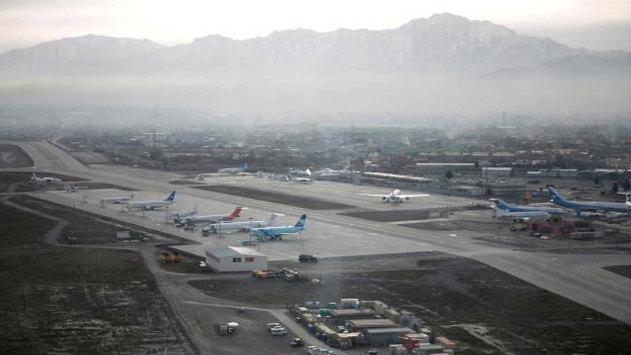 Afganistan'da uçak seferleri durduruldu