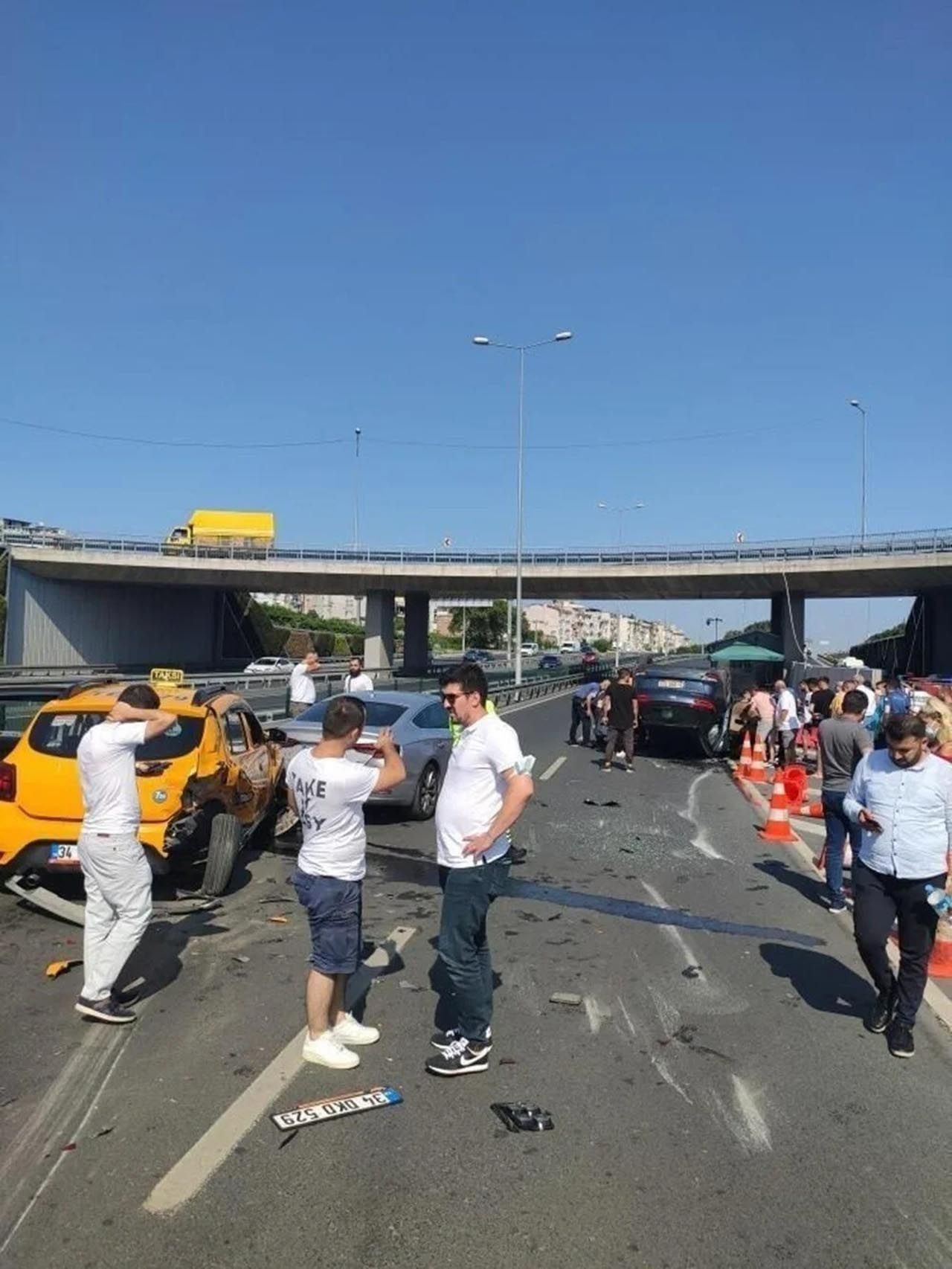 Avrasya Tüneli girişinde feci kaza - Resim: 1