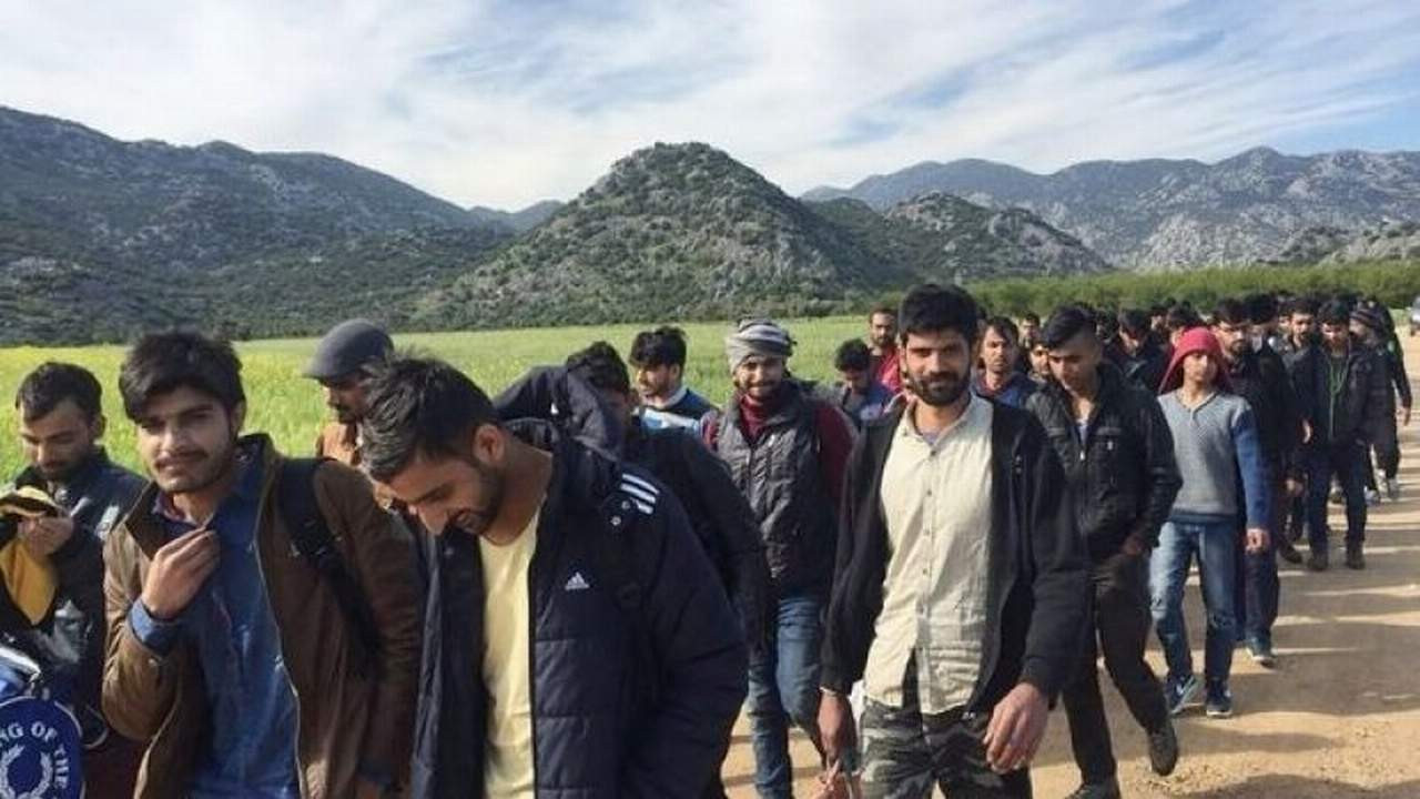 Hollanda'dan Afgan sığınmacılar için geri adım