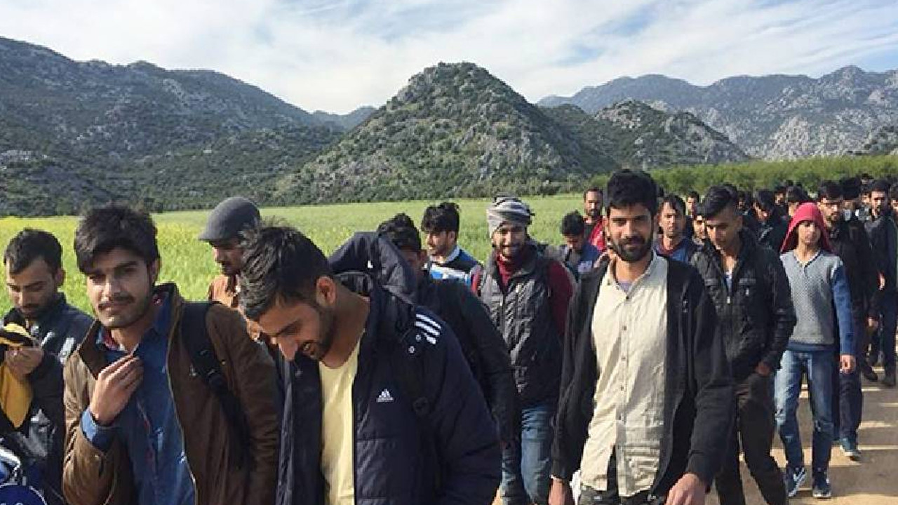 Afgan göçmenler neden Türkiye'ye geliyor? Büyükelçi yanıtladı: İki sebebi var