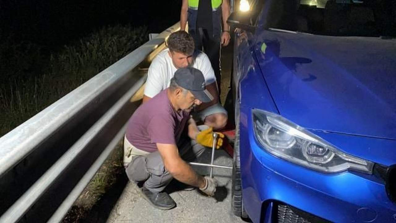 TEM'de 20 arabanın arka arkaya lastiği aynı anda patladı