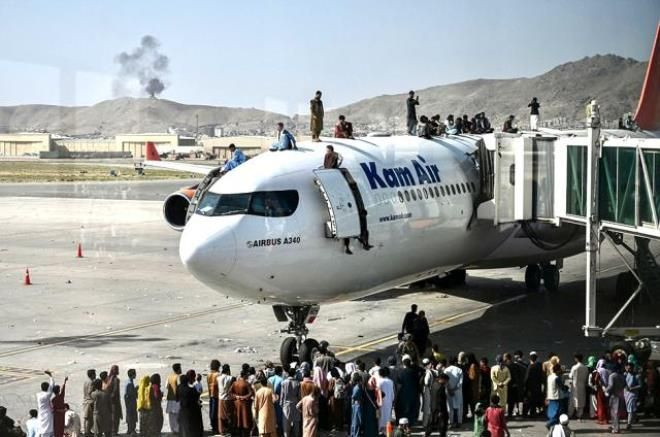 İnsanlar kaçarken ölüyor: İşte Afganistan'dan yürek burkan kareler - Resim: 4