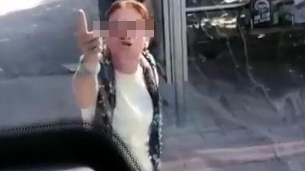 Otobüste maske takmayı reddeden kadın ortalığı birbirine kattı