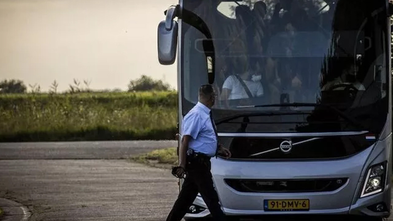 Hollanda'da Afgan sığınmacıları protesto gösterisi