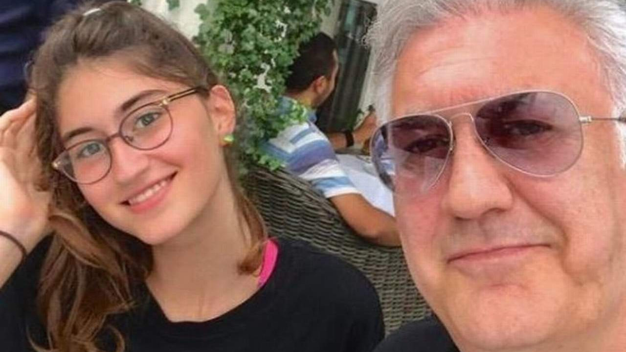 Tamer Karadağlı’nın kızı Zeyno tatilde şov yaptı
