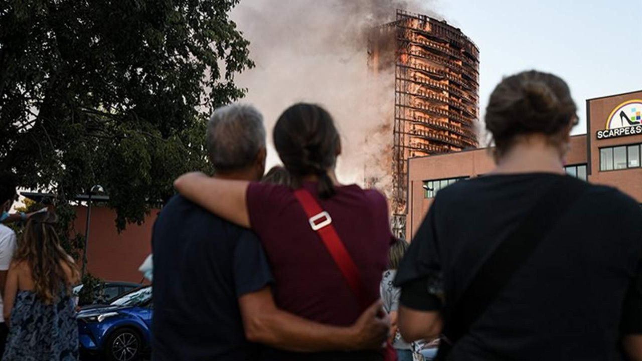 Milano'da 15 katlı binada yangın