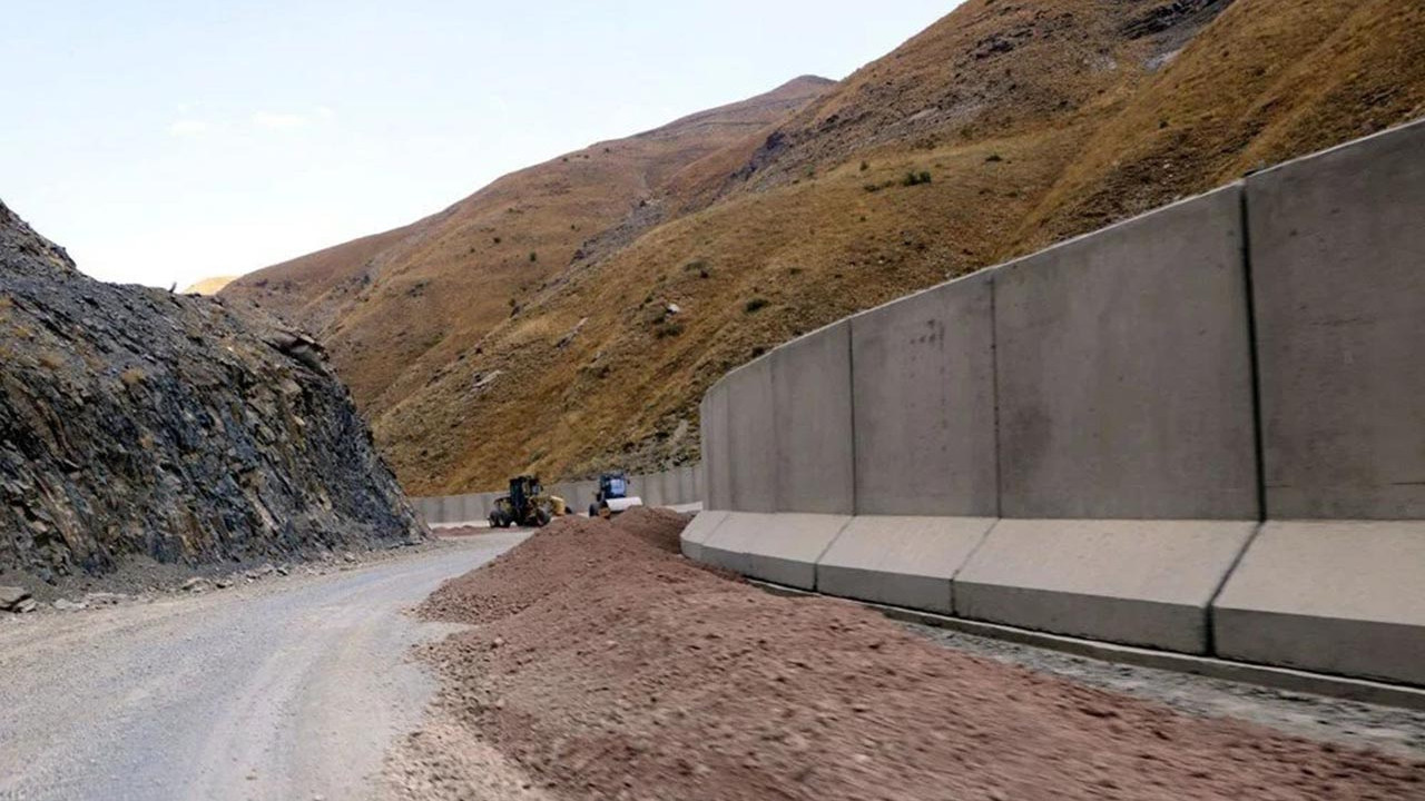 Türkiye İran sınırına 43 km beton duvar