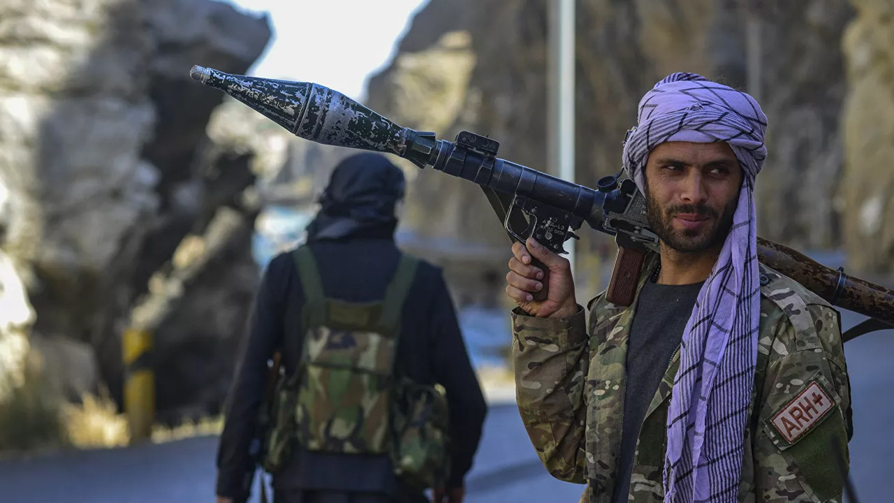 Taliban duyurdu: Direnişçilerin lideri yurtdışına kaçtı