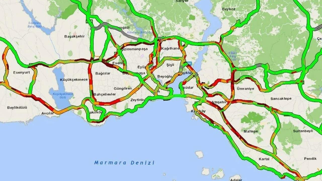 İstanbul trafiği yine durma noktasında