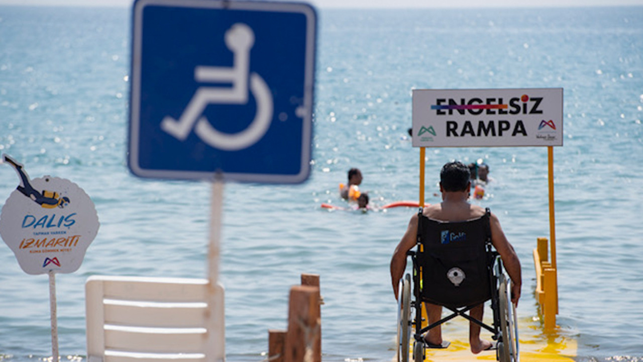 Mersin Büyükşehir'in plajları ''Engelsiz Rampa''ya kavuştu