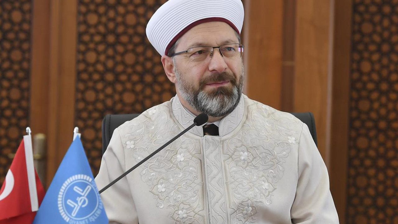 Diyanet İşleri Başkanı Erbaş: Sanal alemin cazibesine kapılıp kendimizi kaybettik