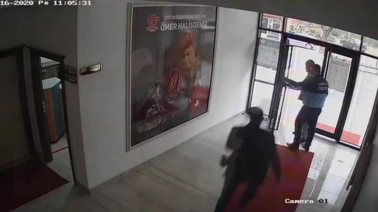 Belediye Başkanı'ndan belediye binasında vatandaşa dayağa ''pes'' dedirten savunma