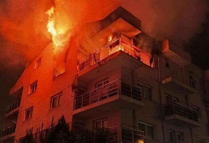 Öfkeli koca binayı ateşe verdi, mahalleli sokağa döküldü - Resim: 4