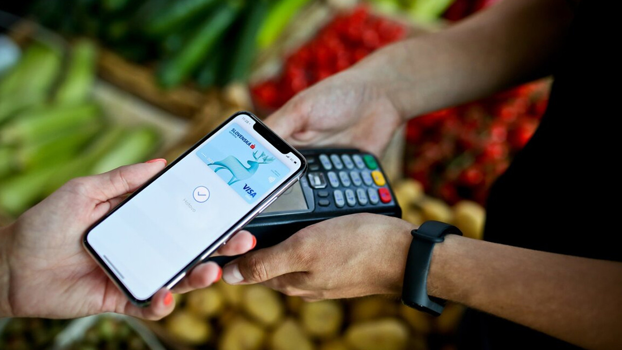 iPhone'larda büyük güvenlik açığı: ''Kredi kartlarınızı hemen kaldırın''
