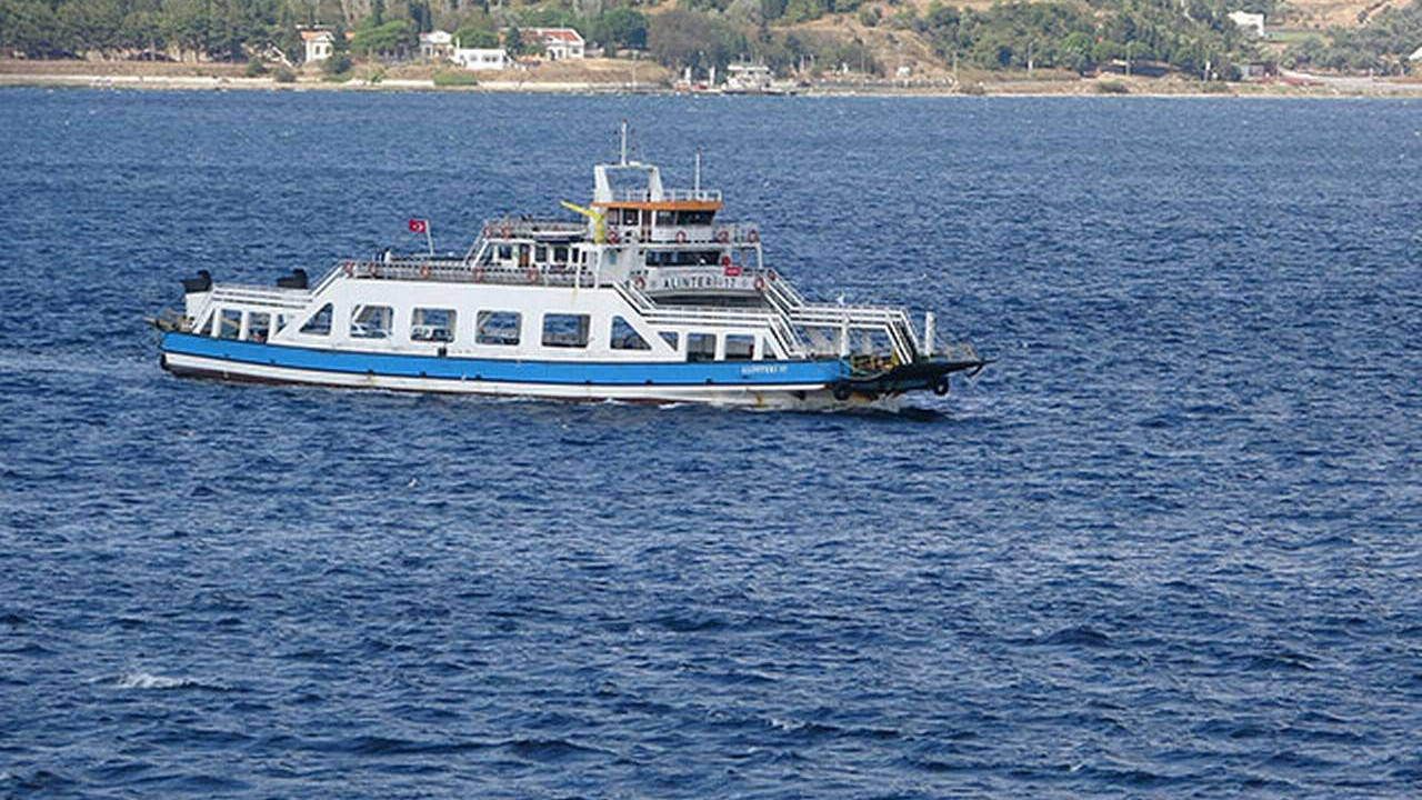 Gökçeada'ya tüm feribot seferleri iptal edildi