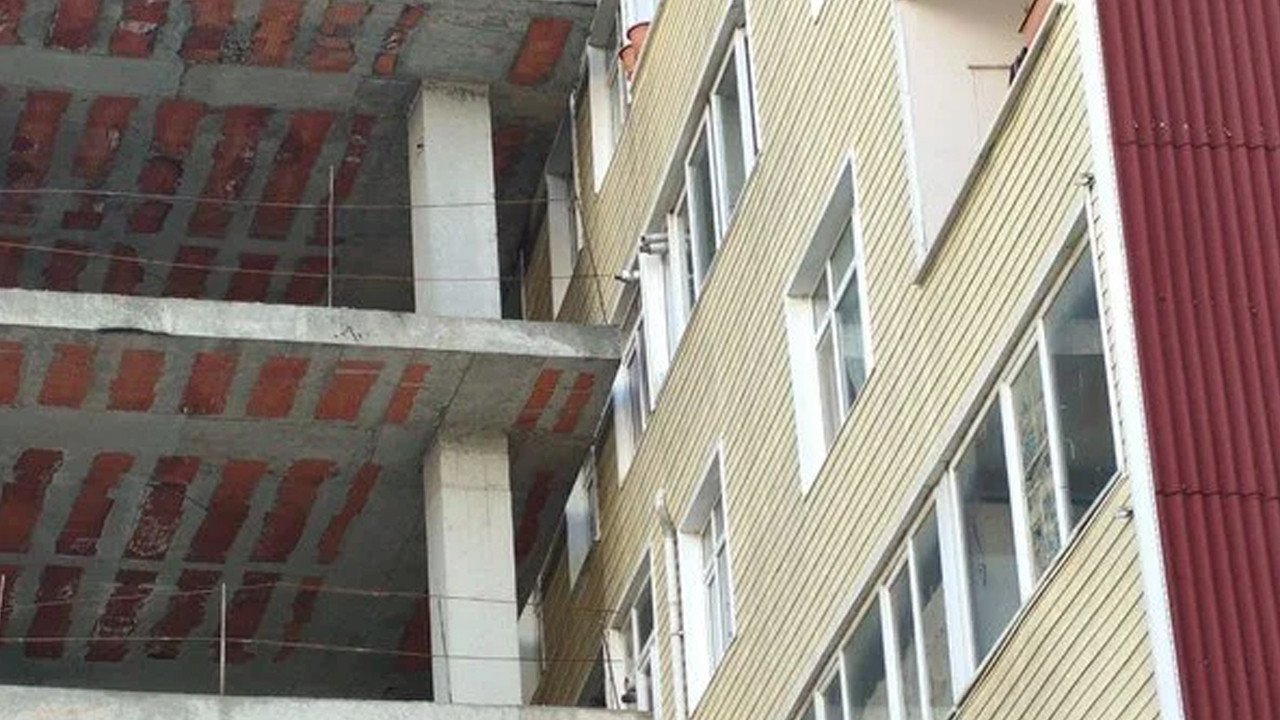 Şişli'de ilginç inşaat: 40 yıllık apartmana dayandı