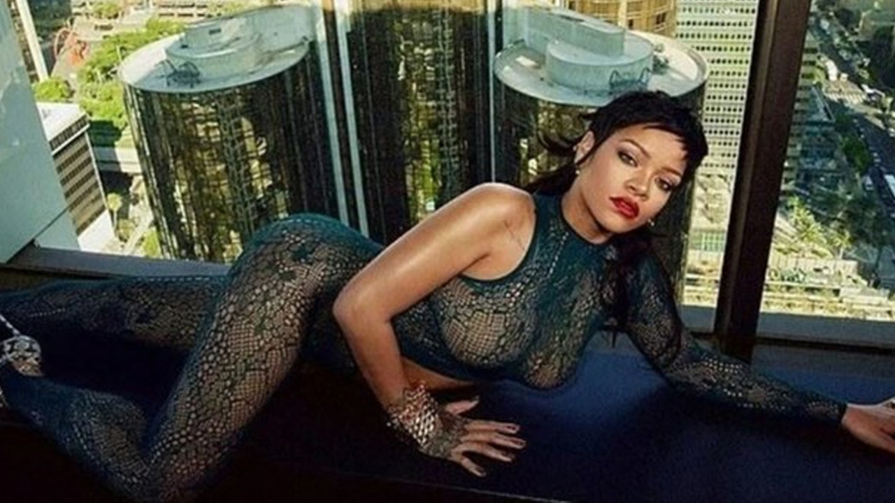 Rihanna yeni iç çamaşırı koleksiyonunu tanıttı