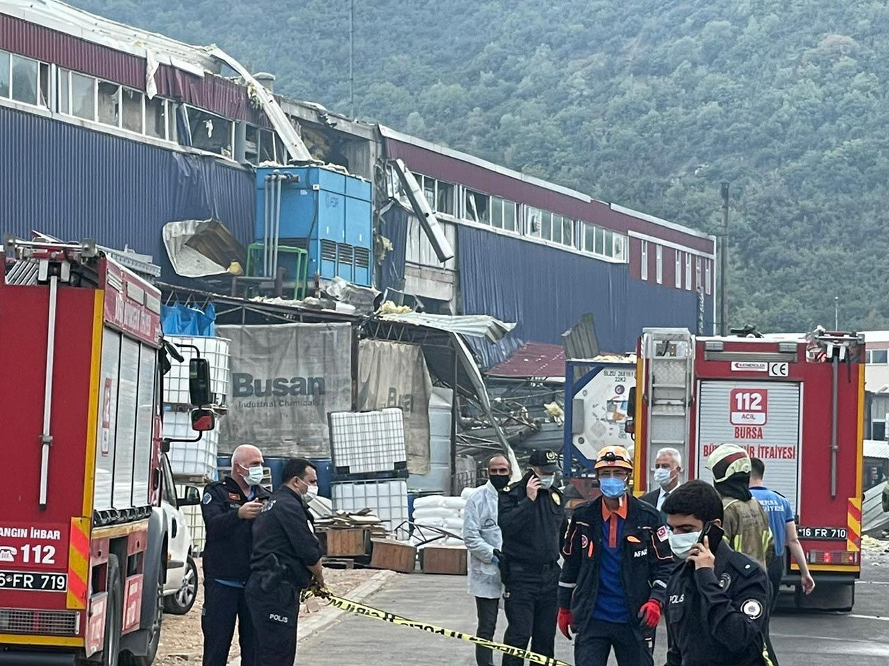 Bursa'da plastik fabrikasında patlama: Ölü ve yaralılar var - Resim: 2