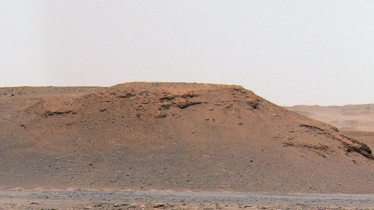 NASA fotoğraflarını paylaştı: Mars'ta tarihi keşif