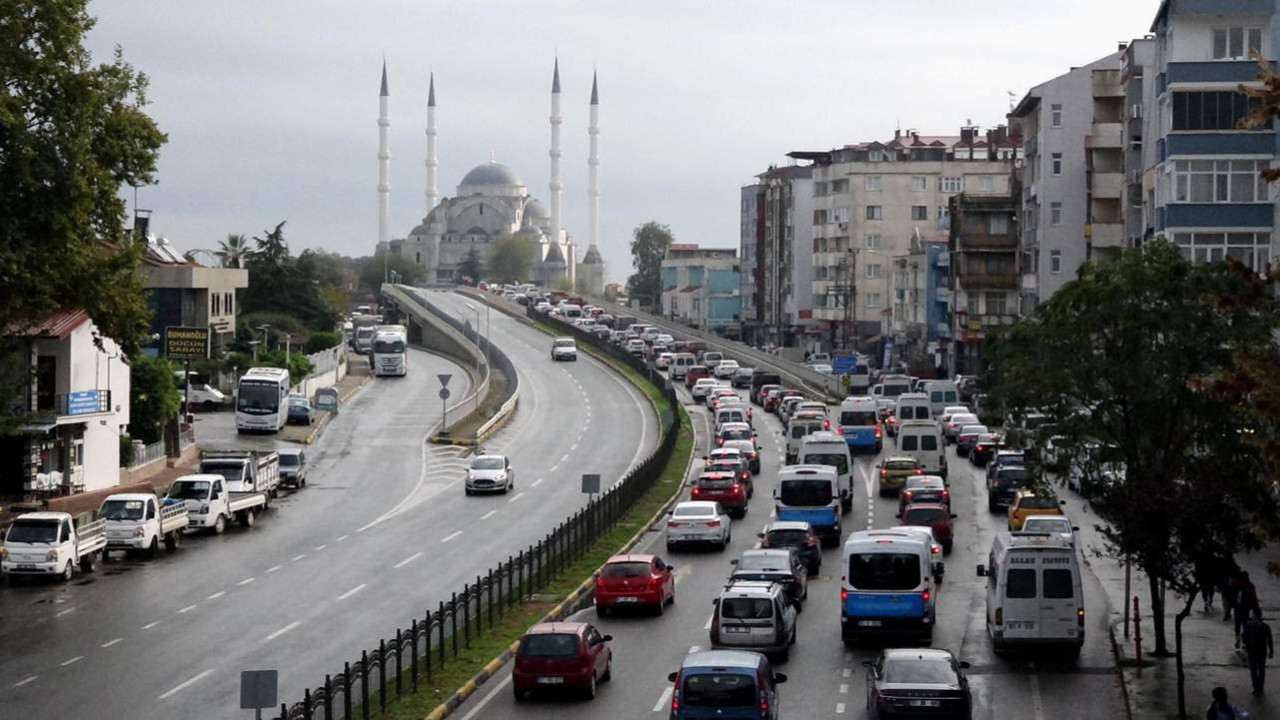 Zincirleme kabus: 5 kilometre araç kuyruğu oluştu
