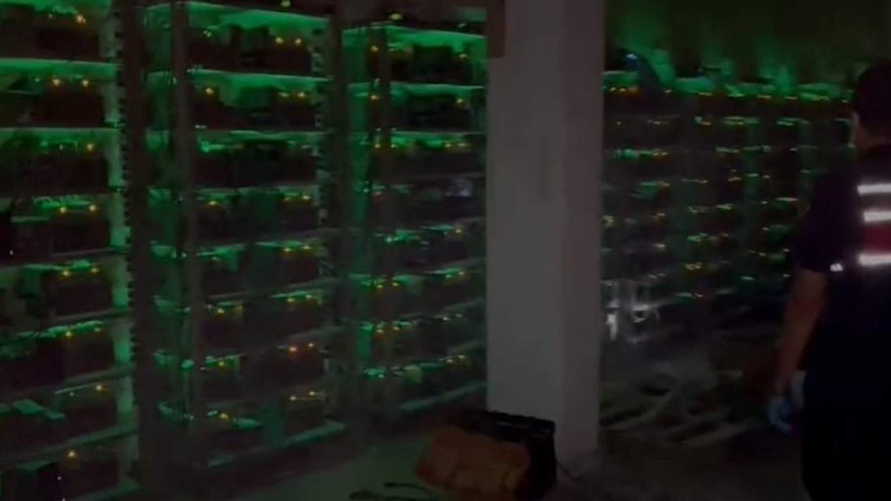 Kaçak elektrikle Bitcoin fabrikasına jandarma baskını