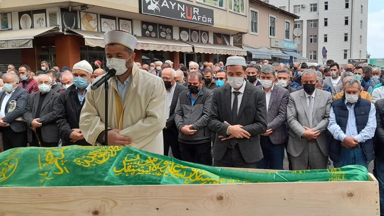 Pazarda peynir tadarken hayatını kaybetti