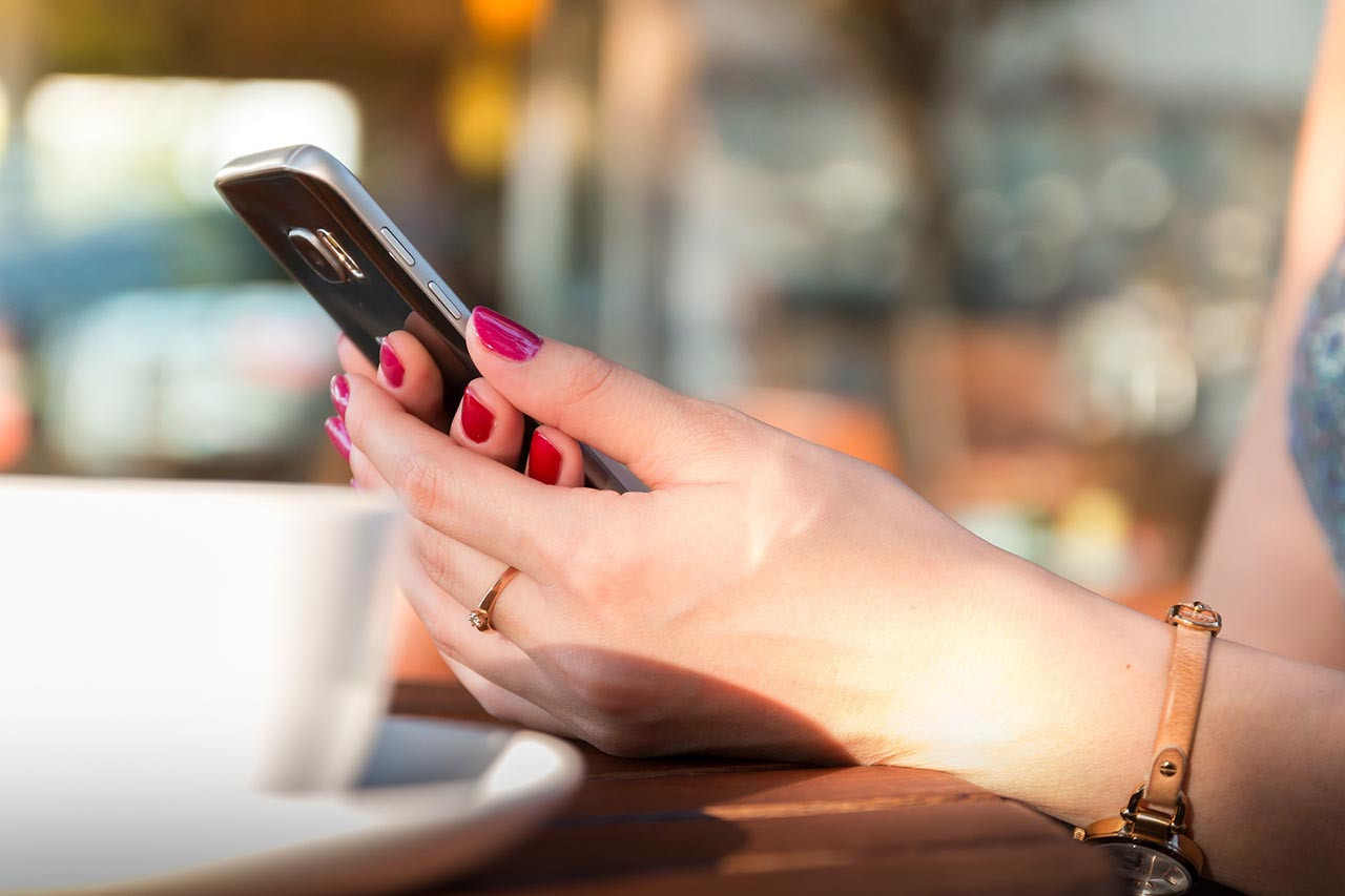 Telefon dolandırıcıları yine bir profesörü kandırdı