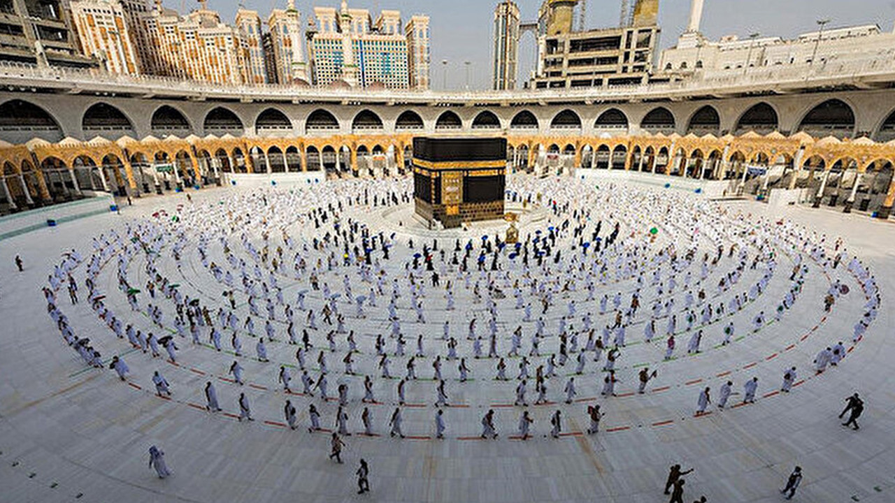 Suudi Arabistan açıkladı: Tam kapasite ibadete açılacak