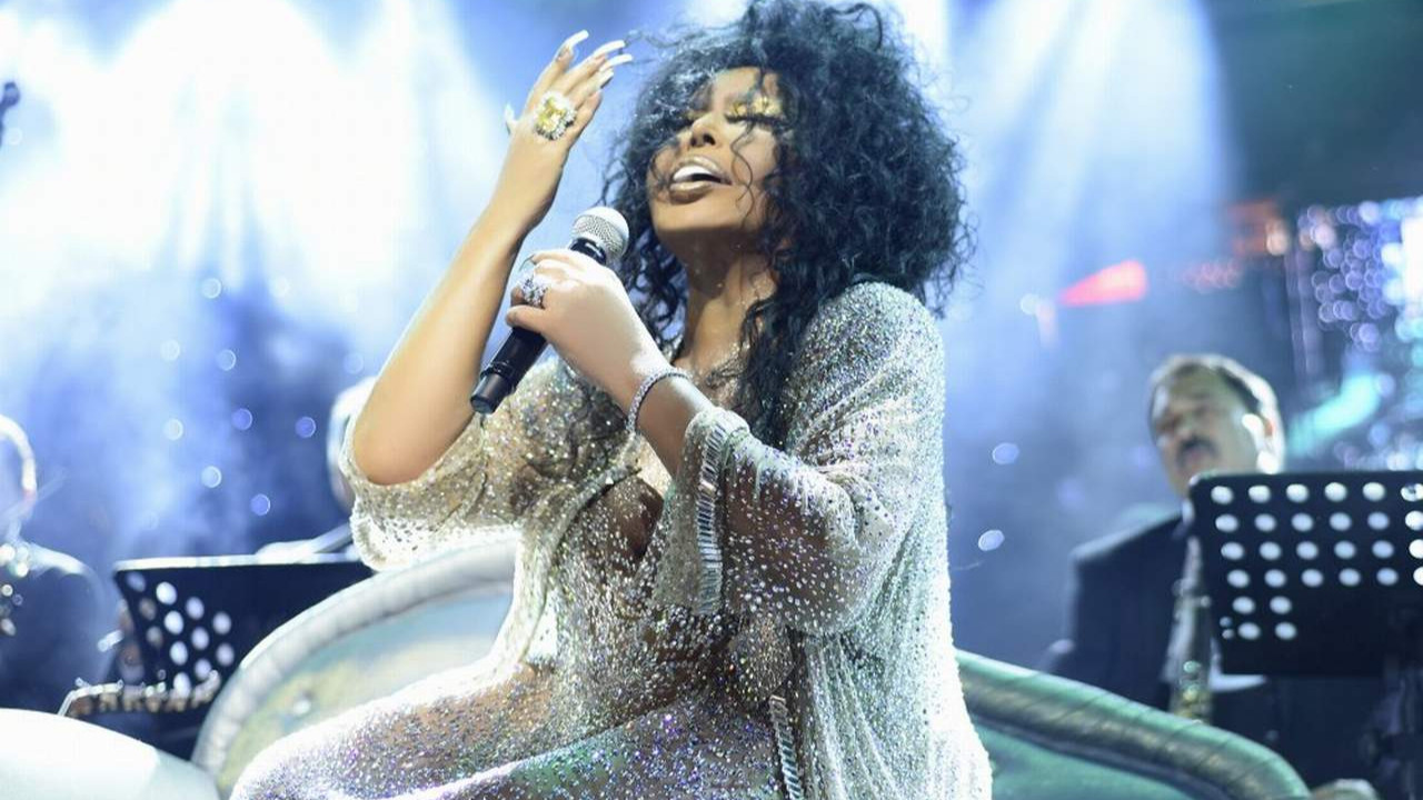 Bülent Ersoy'un ''kara cuma''da harcadığı para dudak uçuklattı
