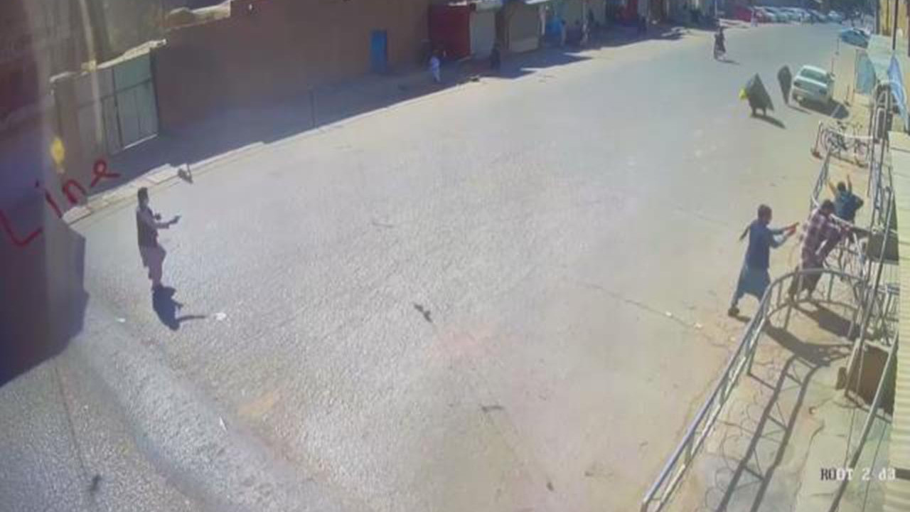 DEAŞ'ın 47 kişiyi öldürdüğü kanlı saldırı kamerada