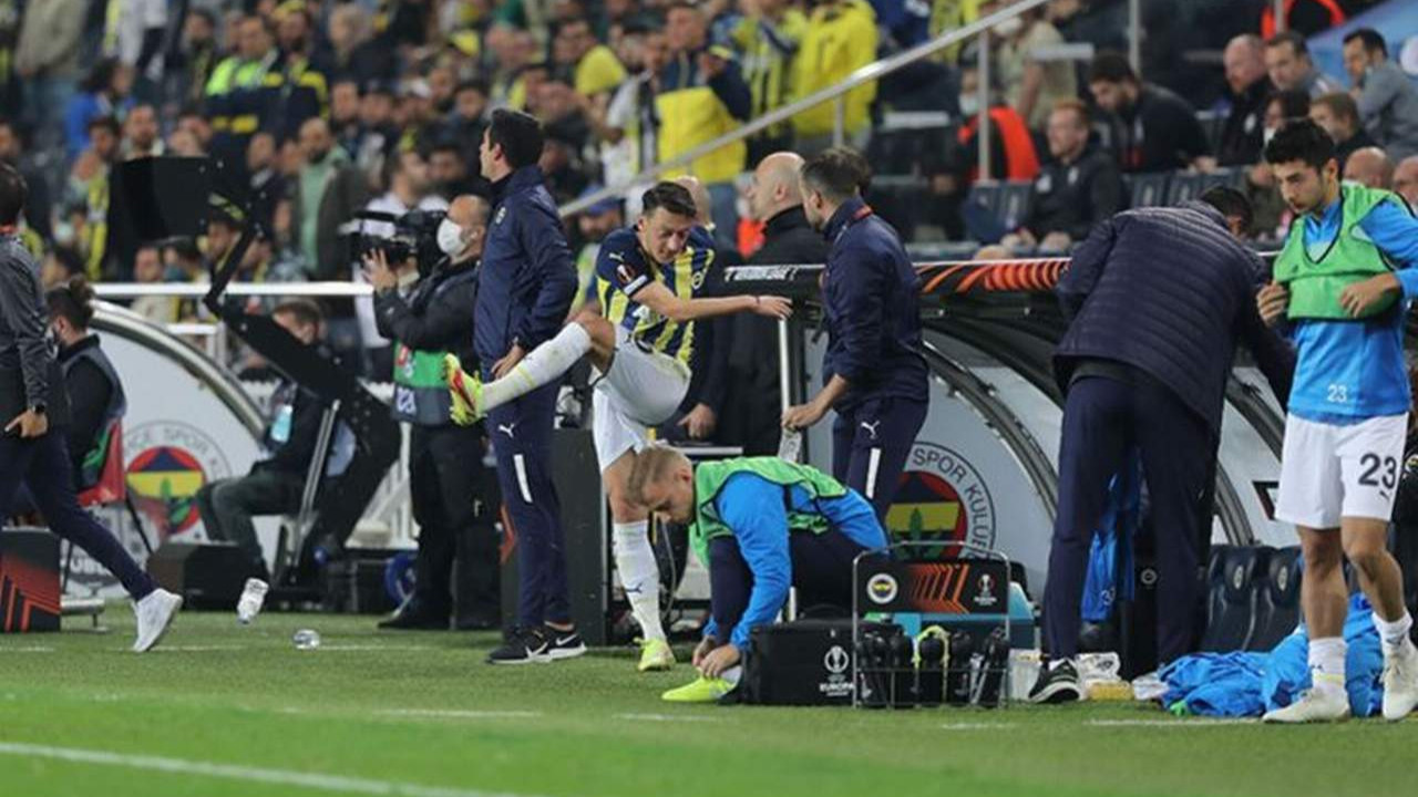 Mesut Özil'den oyundan çıkarkenki tepkisiyle ilgili ilk açıklama