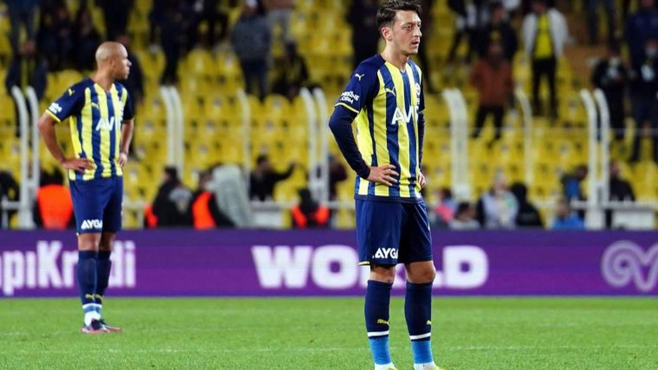 Fenerbahçe yenildi, Kadıköy'de ''yönetim istifa'' sesleri yükseldi