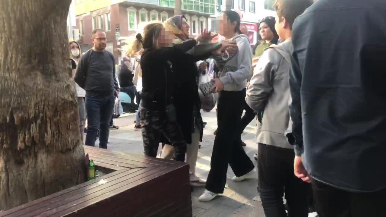 Babasının yasak aşk yaşadığı kadını herkesin içinde dövdü - Resim: 1