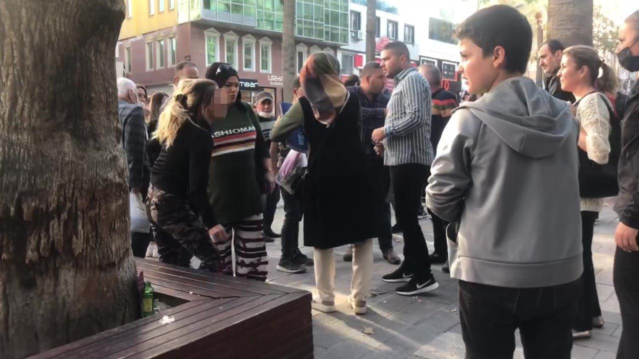 Babasının yasak aşk yaşadığı kadını herkesin içinde dövdü - Resim: 2