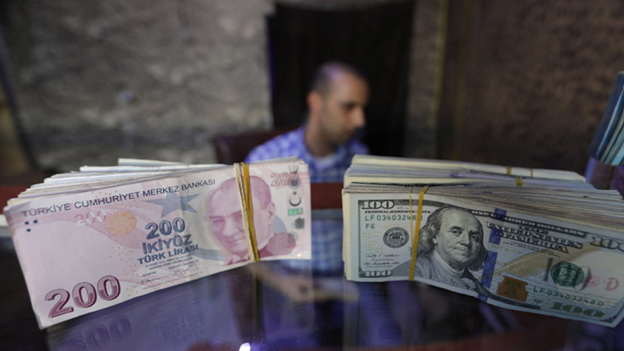 Bir banka daha açıkladı: Dolar/TL için korkutan tahmin