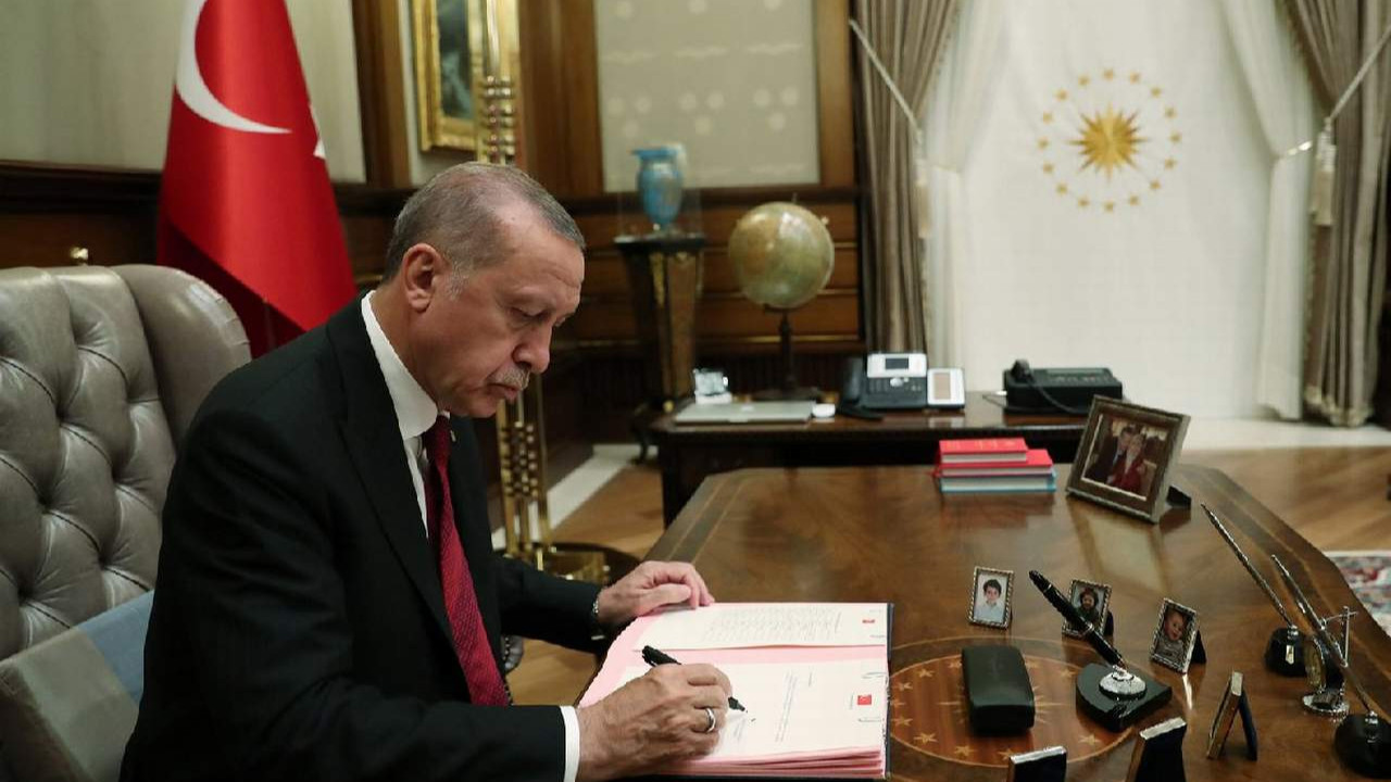 Erdoğan üst düzey 5 bürokratı görevden aldı