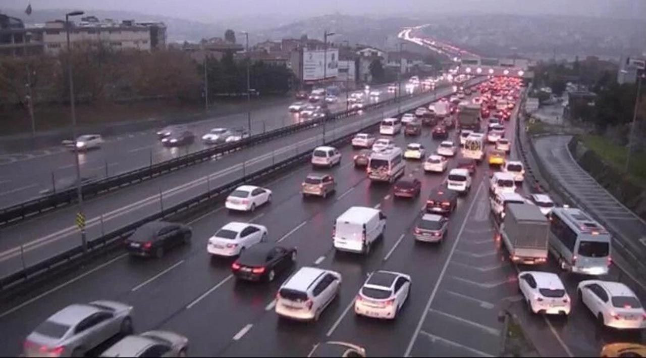 Trafikte kalana Allah sabır versin! İstanbul durdu! - Resim: 4