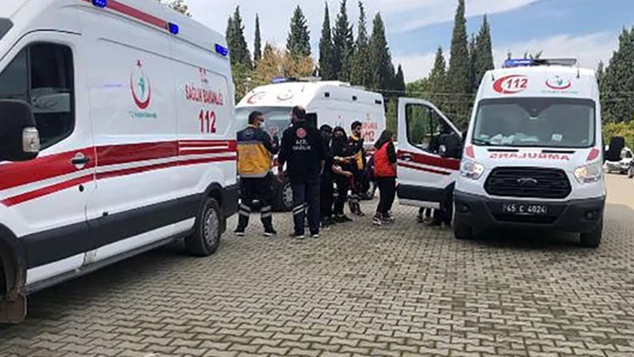 Kantinde yemek yiyen 55 lise öğrencisi hastanelik oldu