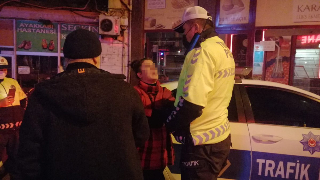 Alkollü kadın sürücüden polise: ''Hainlik yapıyorsun!''