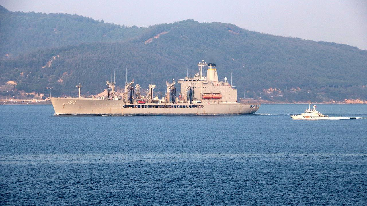 ABD savaş gemisi boğazdan geçti