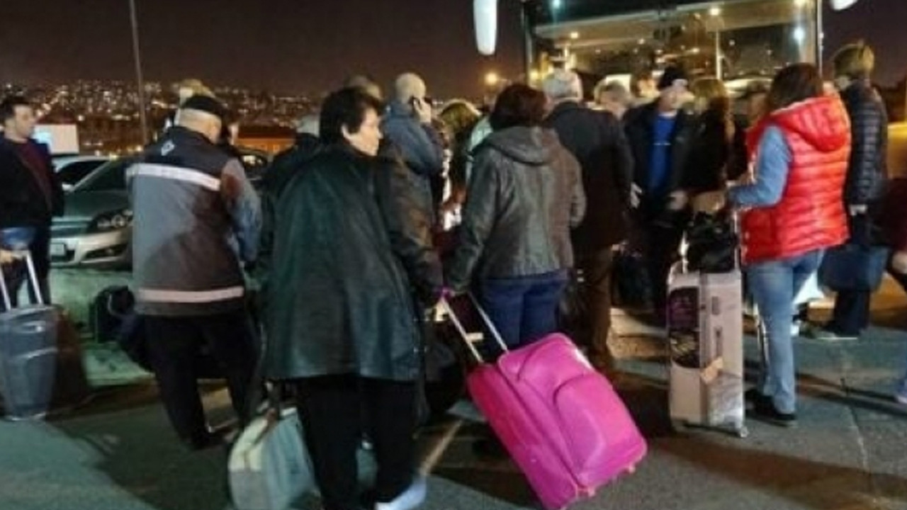 15 saatlik bekletilme sonrası Türk yolcuların Bulgaristan’a girişine izin verildi