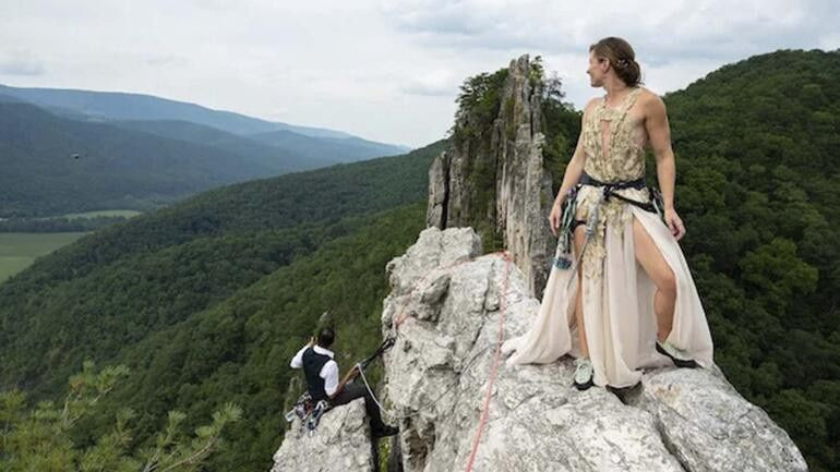 Uçurumun kenarında unutulmaz an! 300 metre yükseklikte evlendiler - Resim: 3