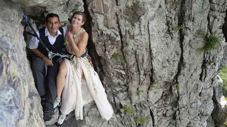Uçurumun kenarında unutulmaz an! 300 metre yükseklikte evlendiler - Resim: 2