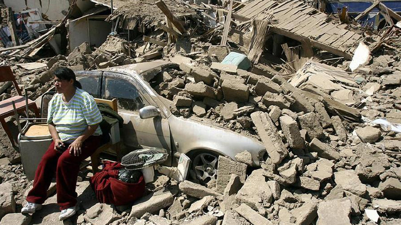 Peru'da 7.3 büyüklüğünde deprem